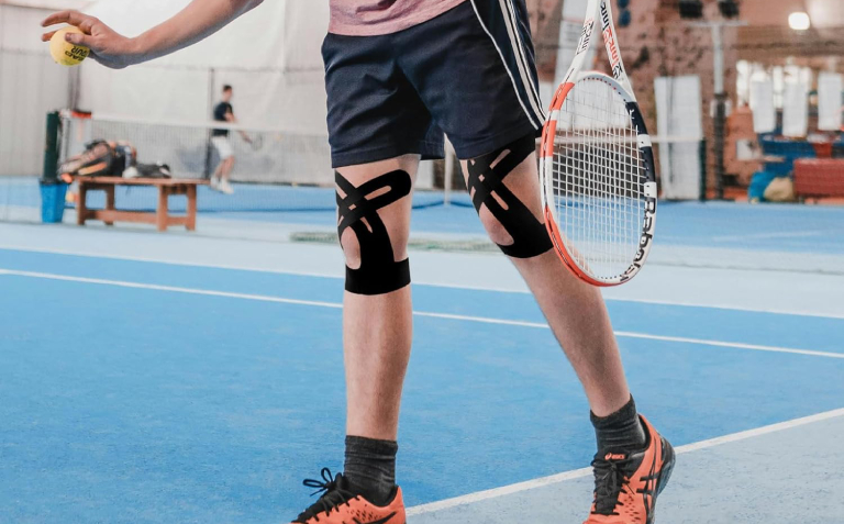 Svalová náplast s předřezanou kineziologickou páskou 